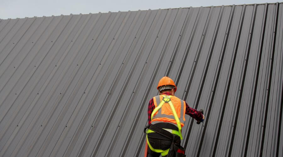 Expert Emergency Roof Repairs services in East Grand Forks, MN